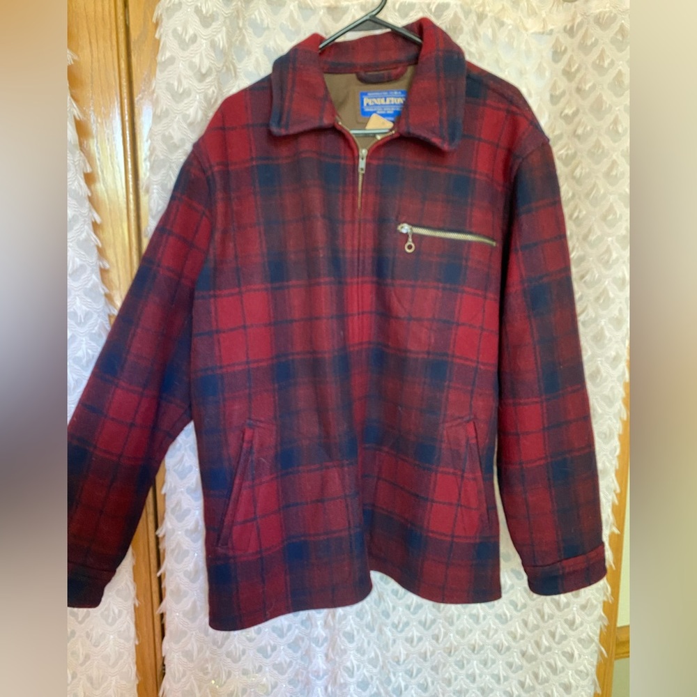 EUC Pendleton wool plaid zipper jacket.  Lots of pockets. Large.